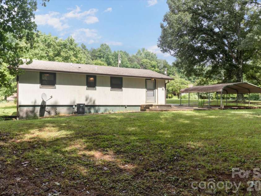 43 Open Valley Road, Marion, NC 28752.  MLS# CAR4404058, YatesRealty ID 37256. 