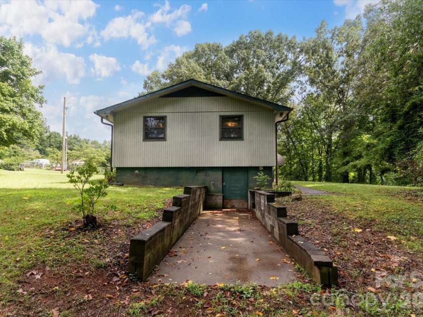 43 Open Valley Road, Marion, NC 28752.  MLS# CAR4404058, YatesRealty ID 37256. 
