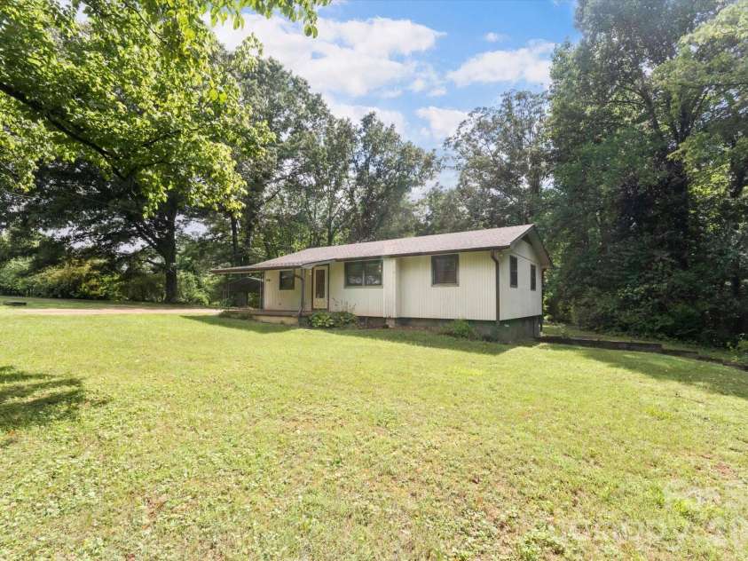 43 Open Valley Road, Marion, NC 28752.  MLS# CAR4404058, YatesRealty ID 37256. 