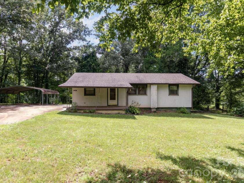 43 Open Valley Road, Marion, NC 28752.  MLS# CAR4404058, YatesRealty ID 37256. 
