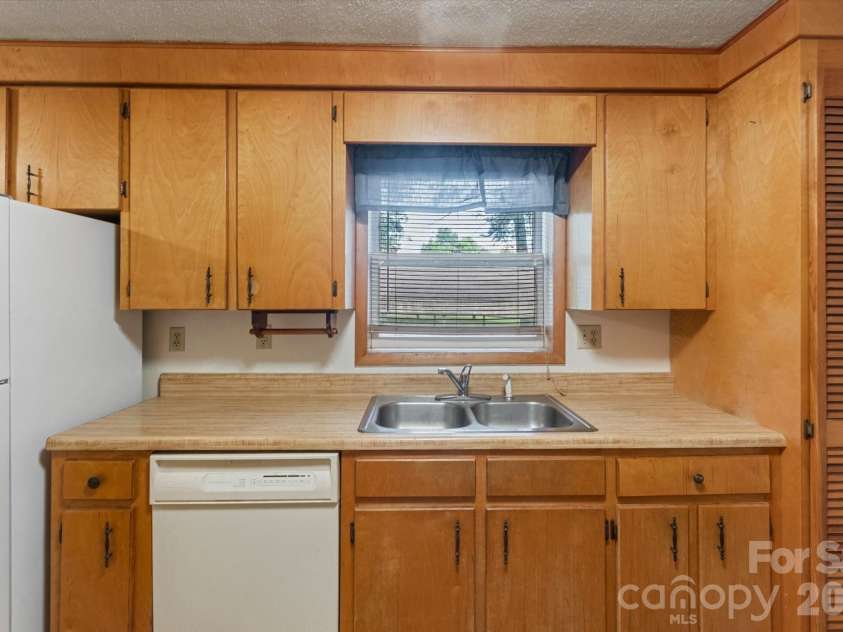 43 Open Valley Road, Marion, NC 28752.  MLS# CAR4404058, YatesRealty ID 37256. 