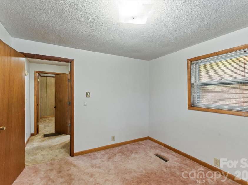 43 Open Valley Road, Marion, NC 28752.  MLS# CAR4404058, YatesRealty ID 37256. 