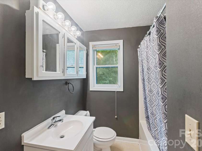 43 Open Valley Road, Marion, NC 28752.  MLS# CAR4404058, YatesRealty ID 37256. 