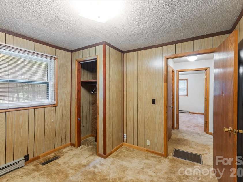 43 Open Valley Road, Marion, NC 28752.  MLS# CAR4404058, YatesRealty ID 37256. 
