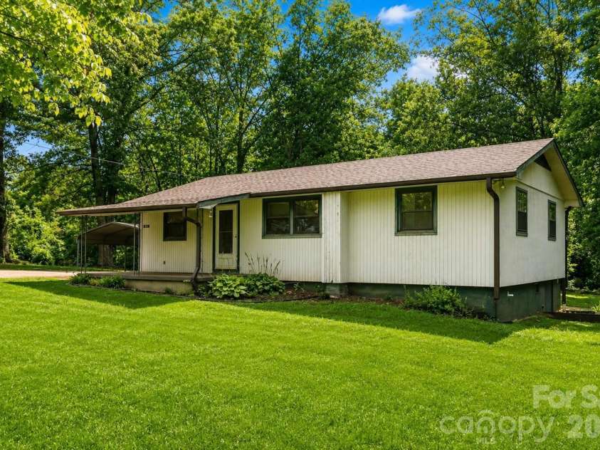 43 Open Valley Road, Marion, NC 28752.  MLS# CAR4404058, YatesRealty ID 37256. 