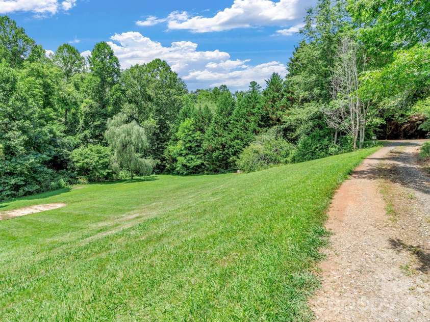 11 Aquarian Way, Leicester, NC 28748.  MLS# CAR4399952, YatesRealty ID 37257. 