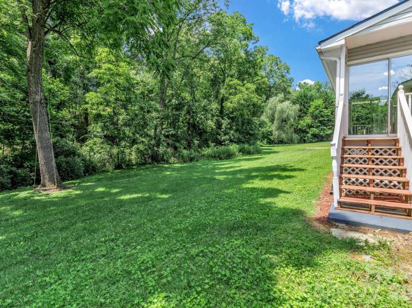 11 Aquarian Way, Leicester, NC 28748.  MLS# CAR4399952, YatesRealty ID 37257. 