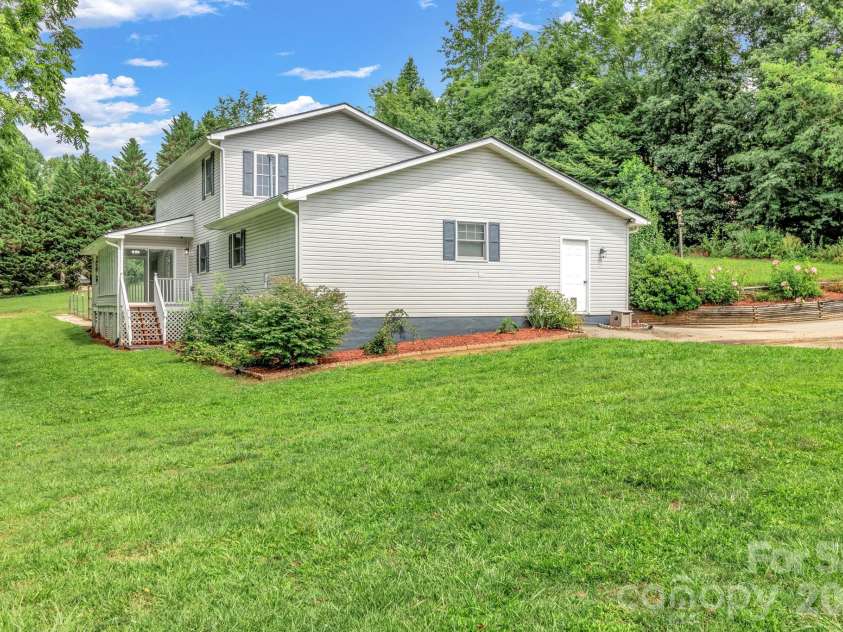 11 Aquarian Way, Leicester, NC 28748.  MLS# CAR4399952, YatesRealty ID 37257. 