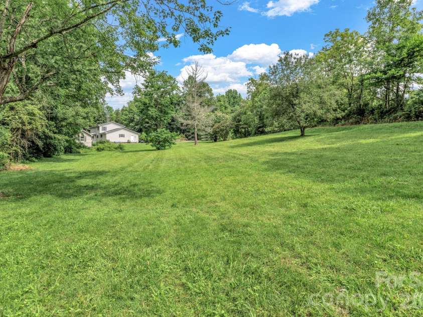 11 Aquarian Way, Leicester, NC 28748.  MLS# CAR4399952, YatesRealty ID 37257. 