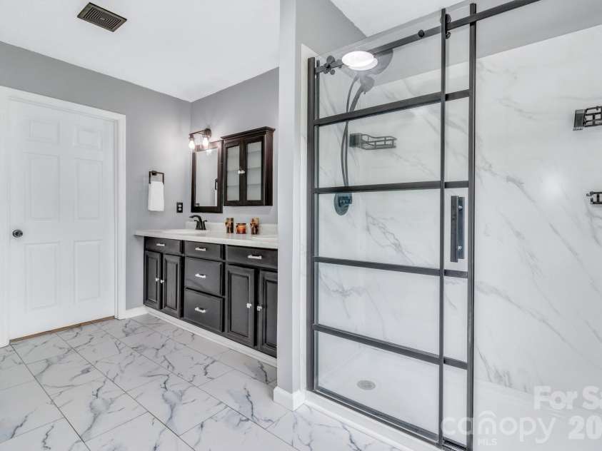11 Aquarian Way, Leicester, NC 28748.  MLS# CAR4399952, YatesRealty ID 37257. Primary bsth
