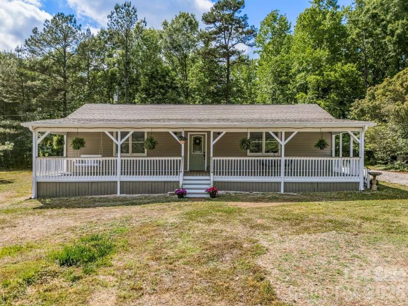 10718 Lancaster Highway, Waxhaw, NC 28173.  MLS# CAR4375827, YatesRealty ID 37258. 