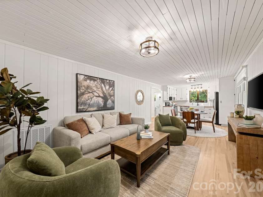 10718 Lancaster Highway, Waxhaw, NC 28173.  MLS# CAR4375827, YatesRealty ID 37258. 