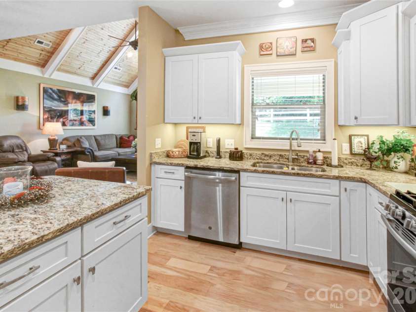 362 Windstone Drive, Fletcher, NC 28732.  MLS# CAR4400258, YatesRealty ID 37259. 