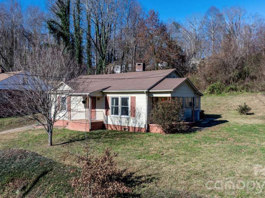 1606 Poplar Street, Lenoir, NC 28645.  MLS# CAR4325750, YatesRealty ID 3726. 