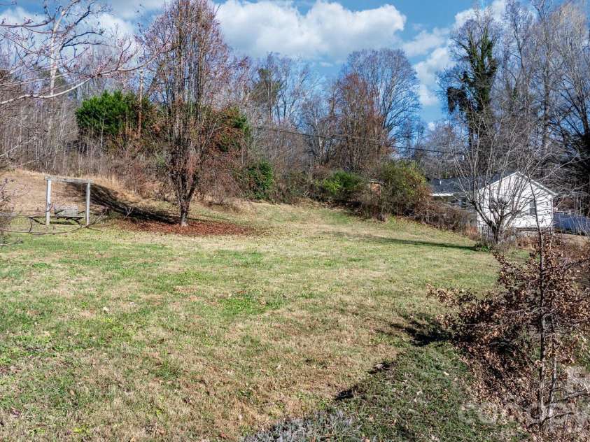 1606 Poplar Street, Lenoir, NC 28645.  MLS# CAR4325750, YatesRealty ID 3726. 