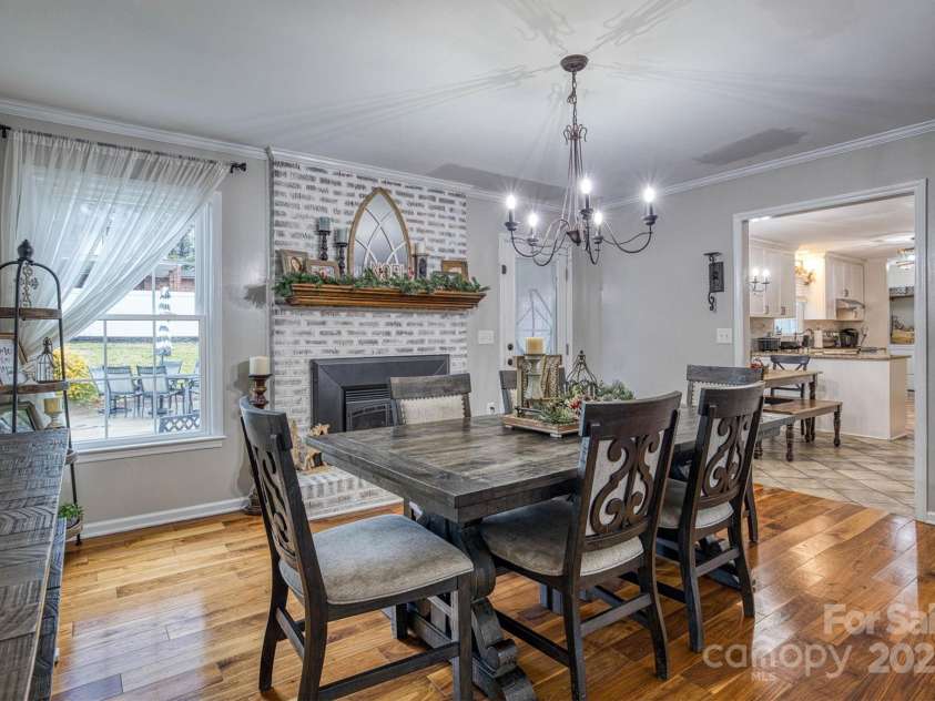 4105 South Fork Avenue, Hickory, NC 28602.  MLS# CAR4210968, YatesRealty ID 3726. 