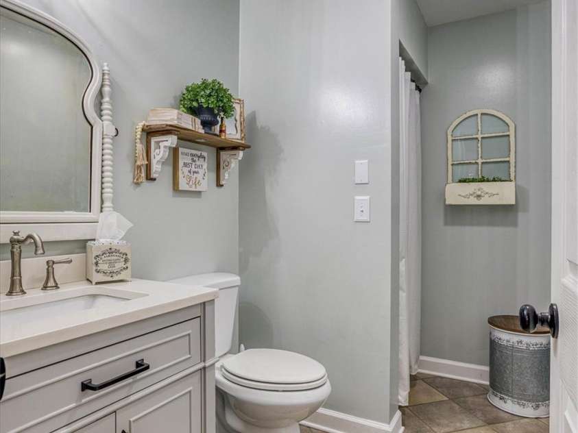 4105 South Fork Avenue, Hickory, NC 28602.  MLS# CAR4210968, YatesRealty ID 3726. 