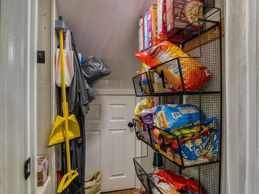 4105 South Fork Avenue, Hickory, NC 28602.  MLS# CAR4210968, YatesRealty ID 3726. 