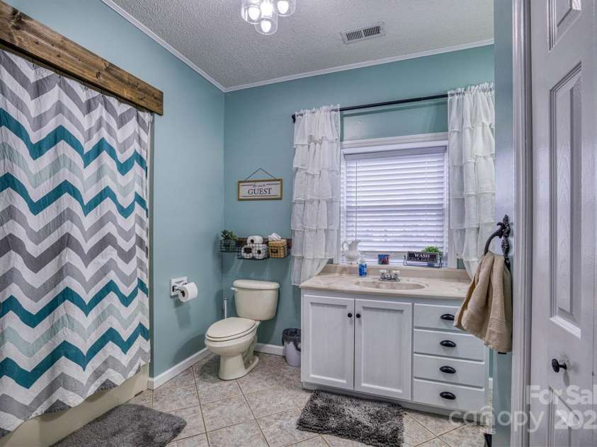 4105 South Fork Avenue, Hickory, NC 28602.  MLS# CAR4210968, YatesRealty ID 3726. 