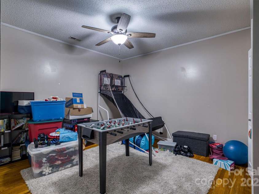 4105 South Fork Avenue, Hickory, NC 28602.  MLS# CAR4210968, YatesRealty ID 3726. 