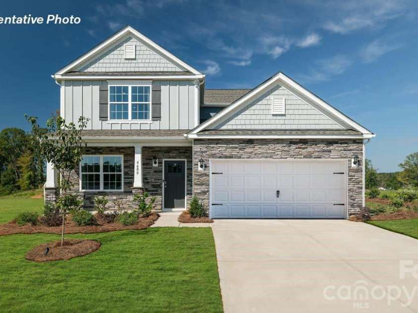483 Dazzle Loop, Newton, NC 28658.  MLS# CAR4401839, YatesRealty ID 37260. 