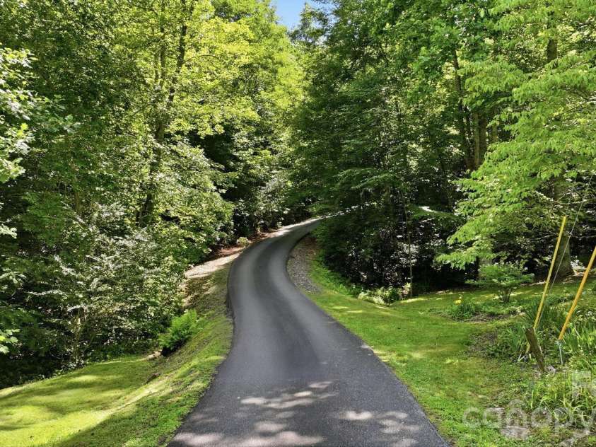 121 Forest Run Rd Forest Run Road, Whittier, NC 28789.  MLS# CAR4402161, YatesRealty ID 37261. 