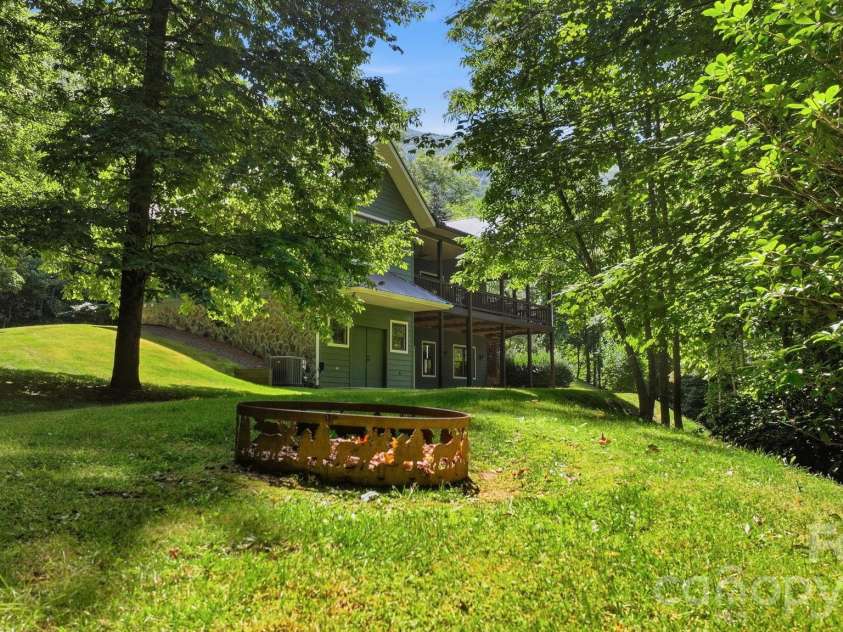 121 Forest Run Rd Forest Run Road, Whittier, NC 28789.  MLS# CAR4402161, YatesRealty ID 37261. 