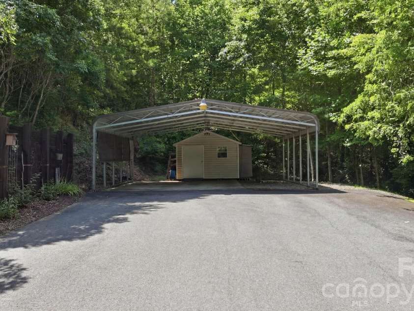 121 Forest Run Rd Forest Run Road, Whittier, NC 28789.  MLS# CAR4402161, YatesRealty ID 37261. 