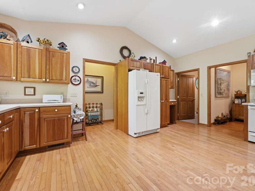 121 Forest Run Rd Forest Run Road, Whittier, NC 28789.  MLS# CAR4402161, YatesRealty ID 37261. 