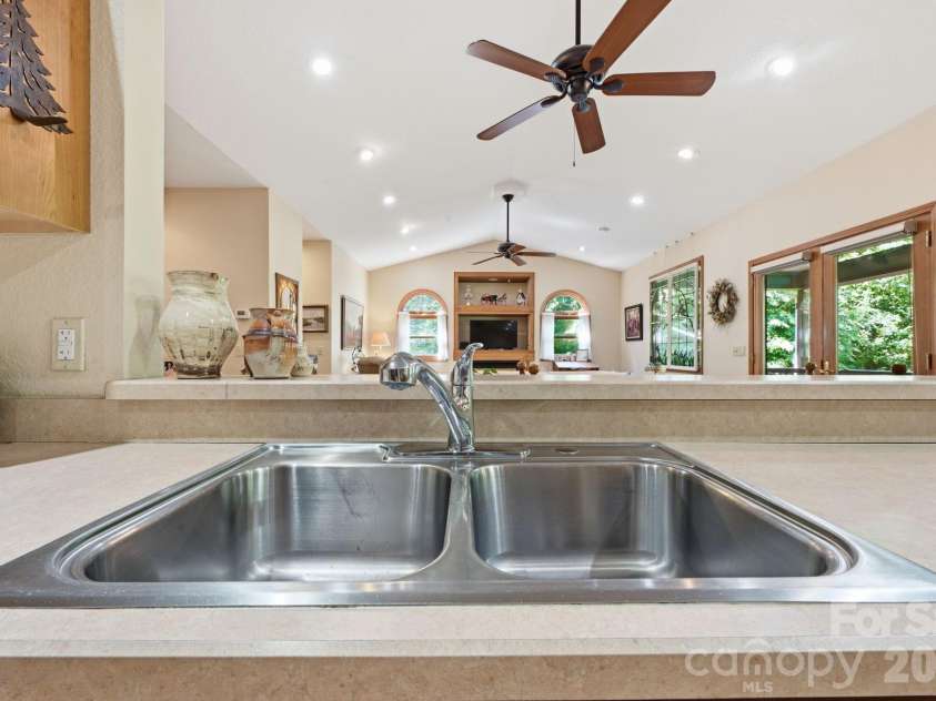 121 Forest Run Rd Forest Run Road, Whittier, NC 28789.  MLS# CAR4402161, YatesRealty ID 37261. 