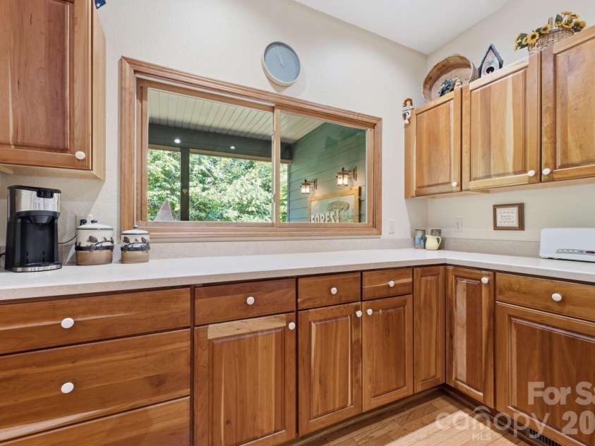 121 Forest Run Rd Forest Run Road, Whittier, NC 28789.  MLS# CAR4402161, YatesRealty ID 37261. 