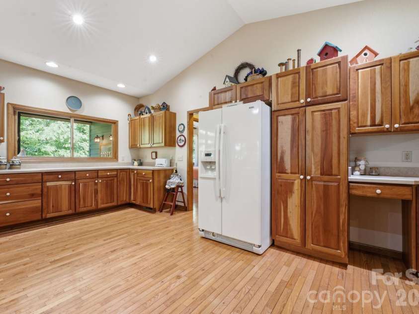 121 Forest Run Rd Forest Run Road, Whittier, NC 28789.  MLS# CAR4402161, YatesRealty ID 37261. 