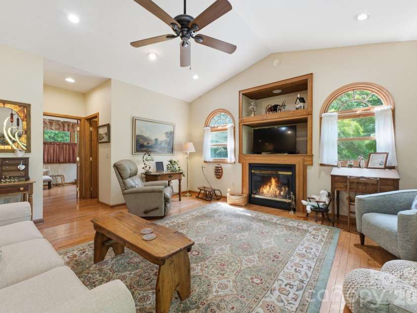 121 Forest Run Rd Forest Run Road, Whittier, NC 28789.  MLS# CAR4402161, YatesRealty ID 37261. 