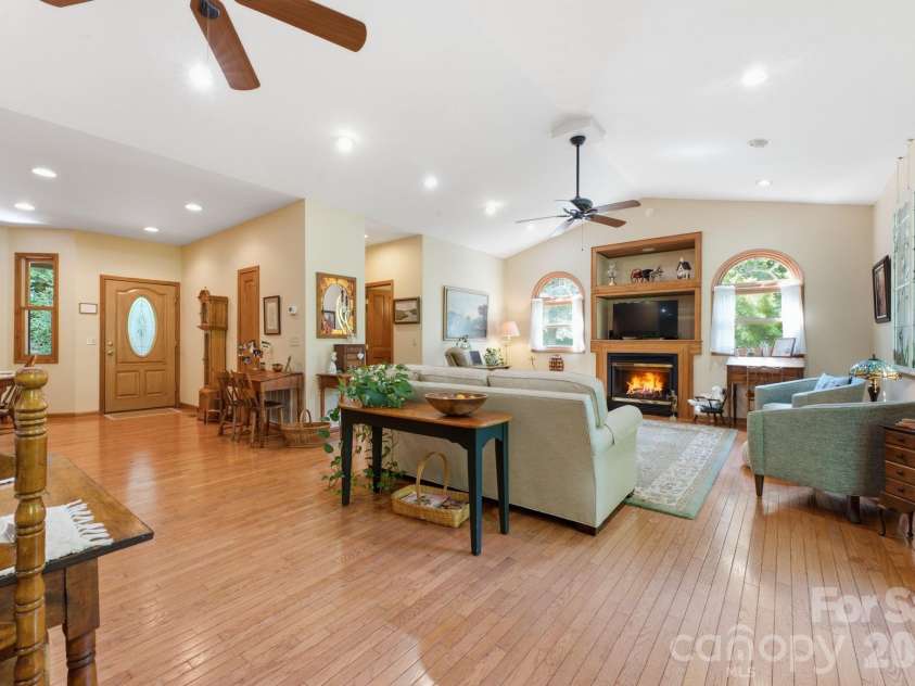 121 Forest Run Rd Forest Run Road, Whittier, NC 28789.  MLS# CAR4402161, YatesRealty ID 37261. 