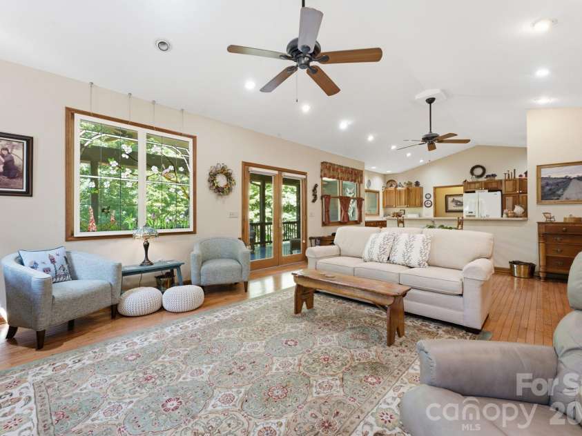 121 Forest Run Rd Forest Run Road, Whittier, NC 28789.  MLS# CAR4402161, YatesRealty ID 37261. 