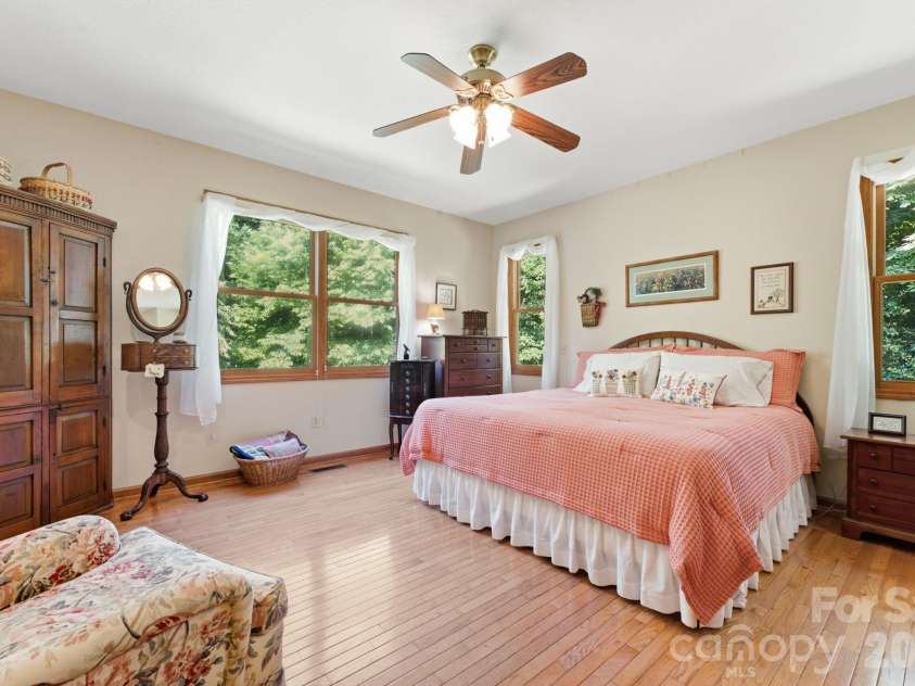121 Forest Run Rd Forest Run Road, Whittier, NC 28789.  MLS# CAR4402161, YatesRealty ID 37261. 