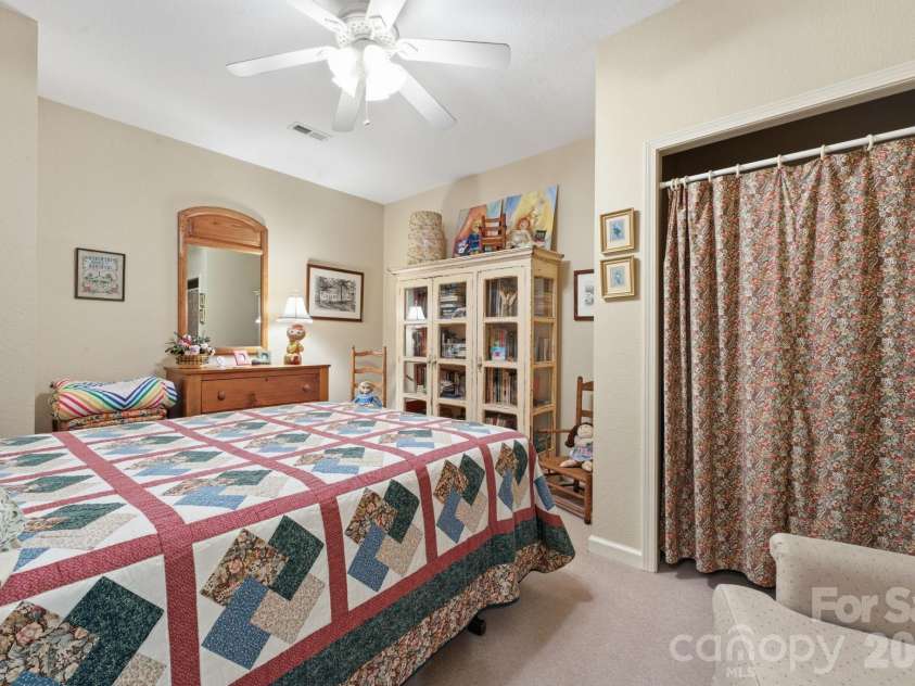 121 Forest Run Rd Forest Run Road, Whittier, NC 28789.  MLS# CAR4402161, YatesRealty ID 37261. 