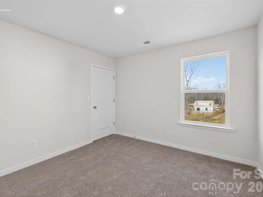1375 Mammoth Road, Hickory, NC 28602.  MLS# CAR4376169, YatesRealty ID 37263. 