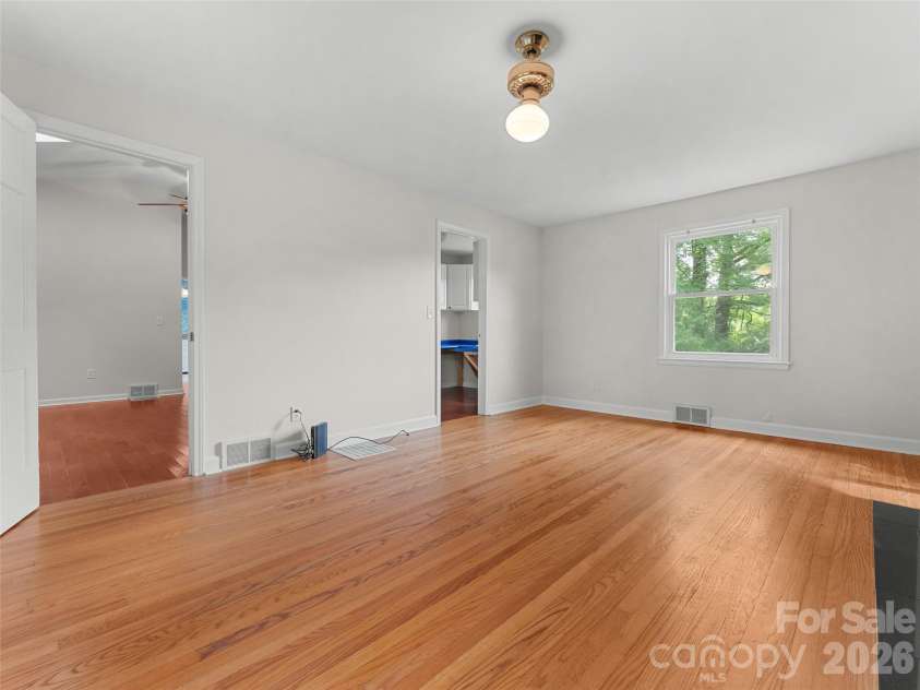 1705 Willow Road, Hendersonville, NC 28739.  MLS# CAR4399528, YatesRealty ID 37264. 