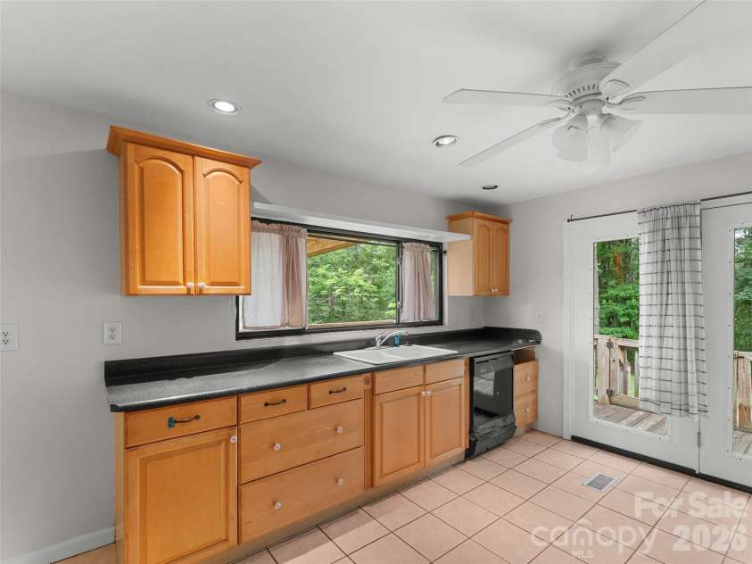 1705 Willow Road, Hendersonville, NC 28739.  MLS# CAR4399528, YatesRealty ID 37264. 