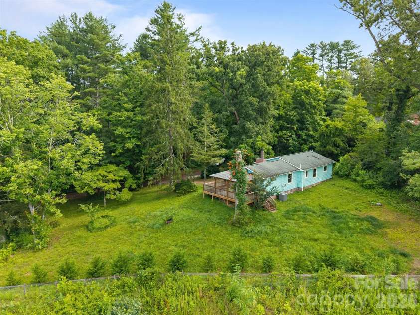 1705 Willow Road, Hendersonville, NC 28739.  MLS# CAR4399528, YatesRealty ID 37264. 