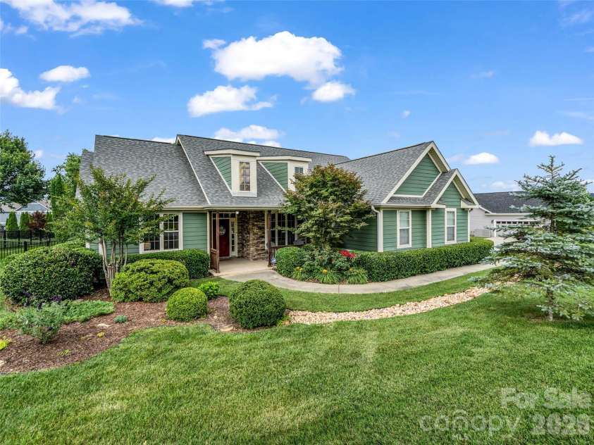 17 Black Iron Lane, Hendersonville, NC 28792.  MLS# CAR4393003, YatesRealty ID 37266. 