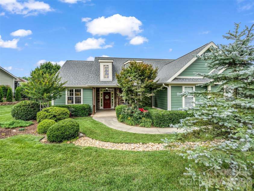 17 Black Iron Lane, Hendersonville, NC 28792.  MLS# CAR4393003, YatesRealty ID 37266. 