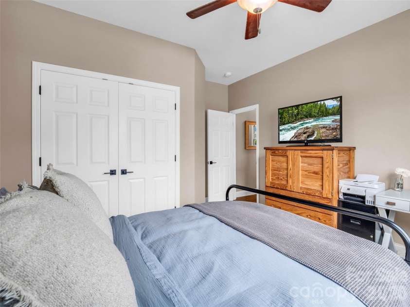 17 Black Iron Lane, Hendersonville, NC 28792.  MLS# CAR4393003, YatesRealty ID 37266. 
