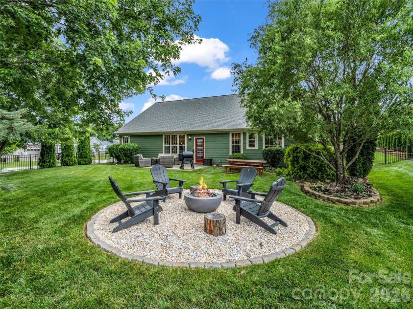 17 Black Iron Lane, Hendersonville, NC 28792.  MLS# CAR4393003, YatesRealty ID 37266. 