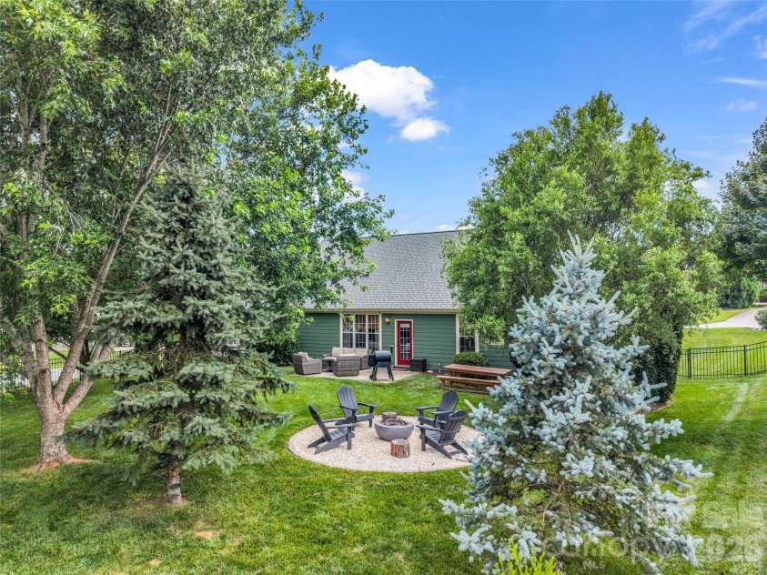17 Black Iron Lane, Hendersonville, NC 28792.  MLS# CAR4393003, YatesRealty ID 37266. 