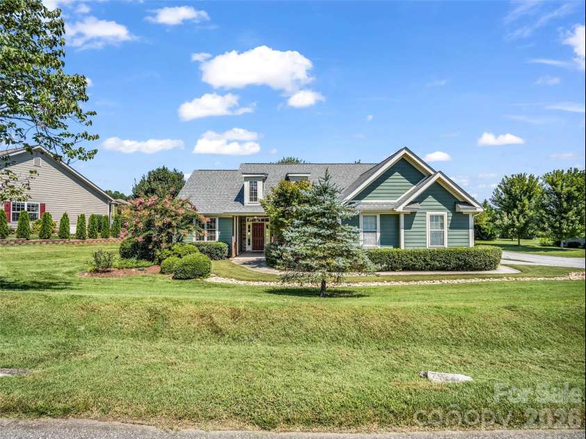 17 Black Iron Lane, Hendersonville, NC 28792.  MLS# CAR4393003, YatesRealty ID 37266. 