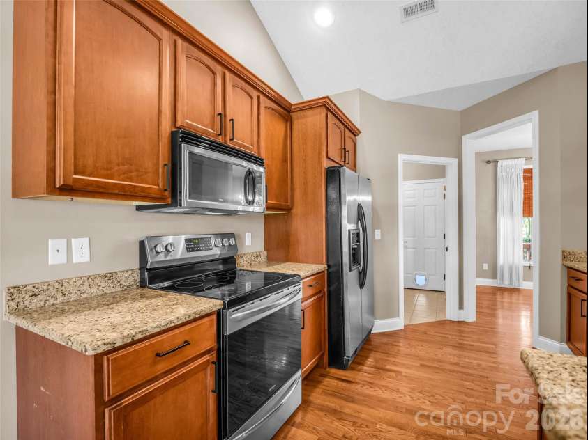 17 Black Iron Lane, Hendersonville, NC 28792.  MLS# CAR4393003, YatesRealty ID 37266. 