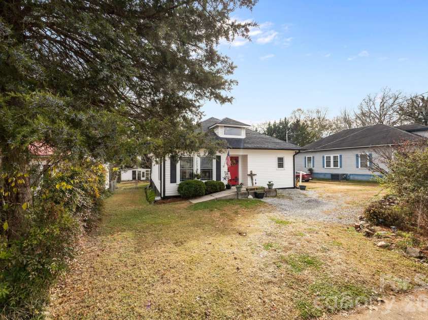 1223 Lafayette Street, Shelby, NC 28152.  MLS# CAR4373858, YatesRealty ID 3727. 