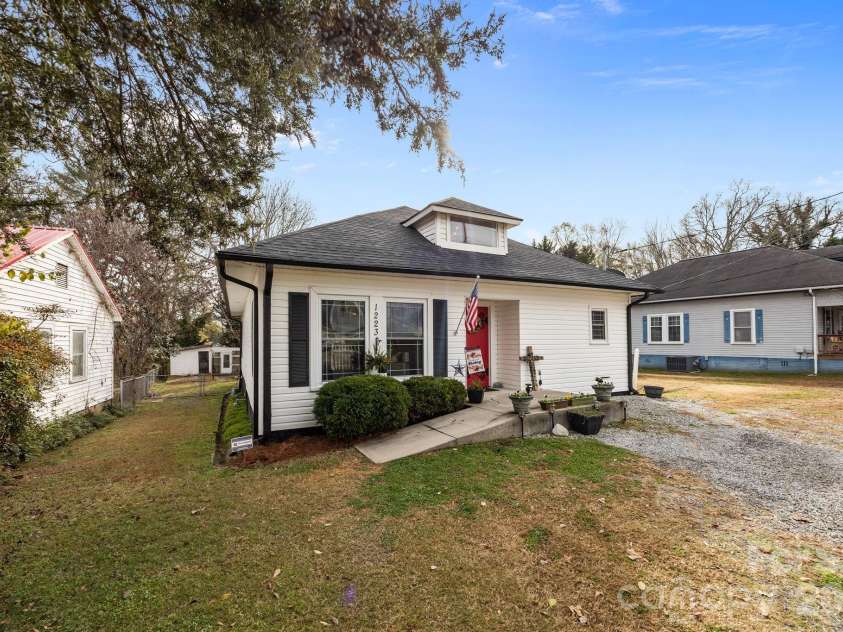 1223 Lafayette Street, Shelby, NC 28152.  MLS# CAR4373858, YatesRealty ID 3727. 